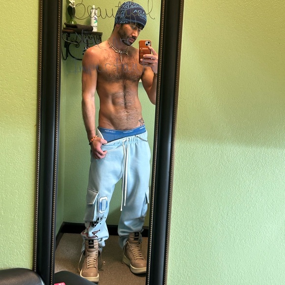 Meet your Posher, Cale - Picture 4 of 11